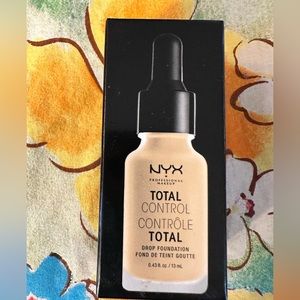 NYX Total Control Drop Foundation TCDF05 Light NIB